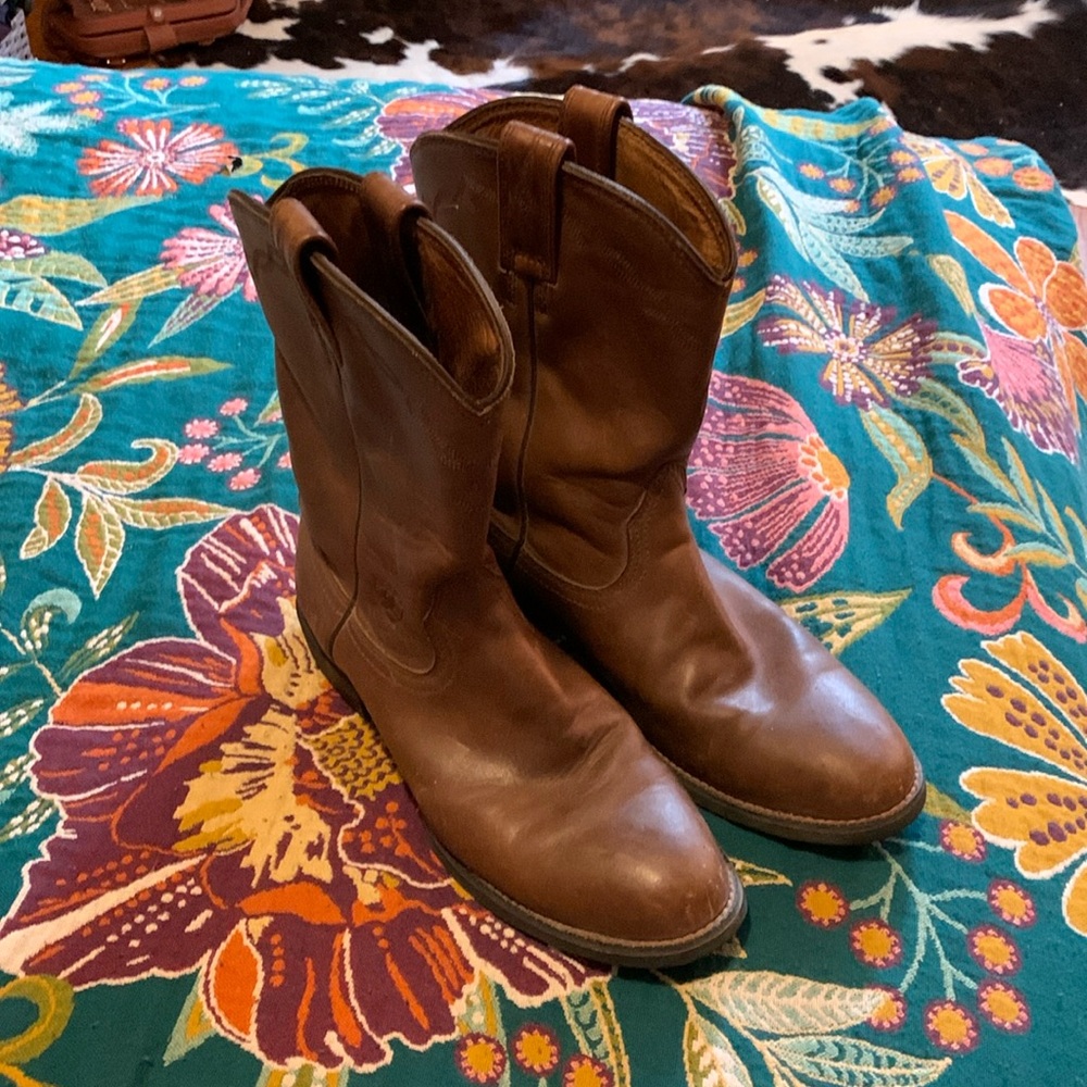 Ariat roper boots women’s 9